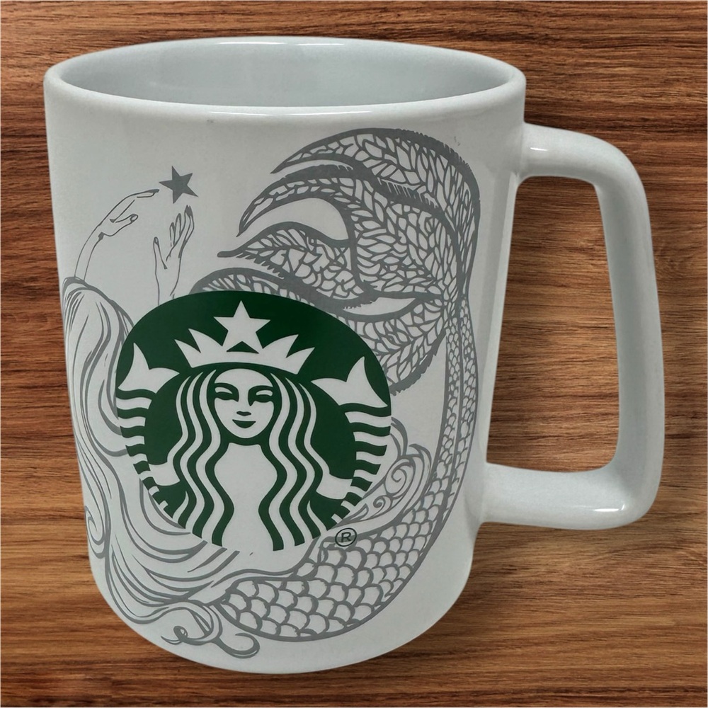 Starbucks 2020 Siren Mug 11 oz White & Gray Mermaid Tail Coffee Cup
